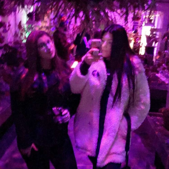 Meet your Posher, Victoria - Picture 2 of 2